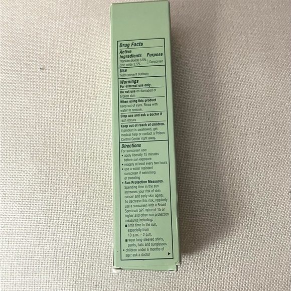 NEW Clinique Redness Solutions Daily Protective Base SPF 15 1.35 oz/40 ml - NIB - Picture 3 of 8